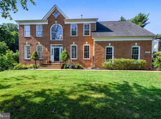 9617 Chathams Ford Dr, Vienna, VA 22182