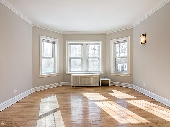 1B 2700 - Living Space