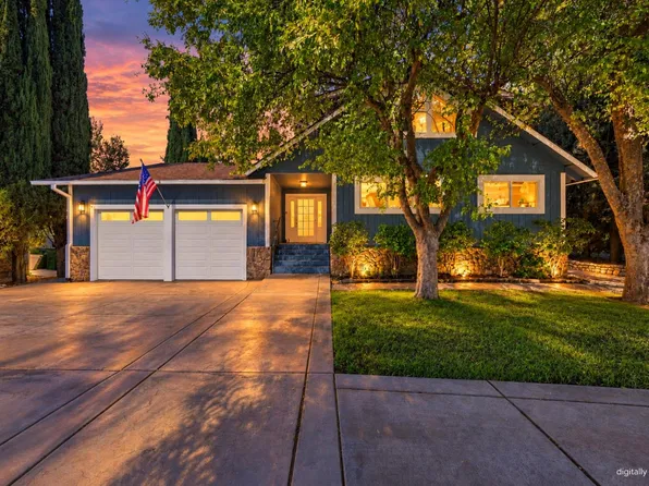 24718 Oro Valley Rd, Auburn, CA 95602