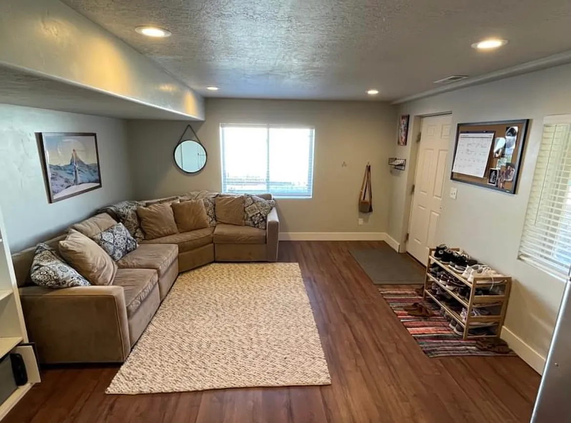1 bed, 1100 sqft, $1,100 — Photo 1