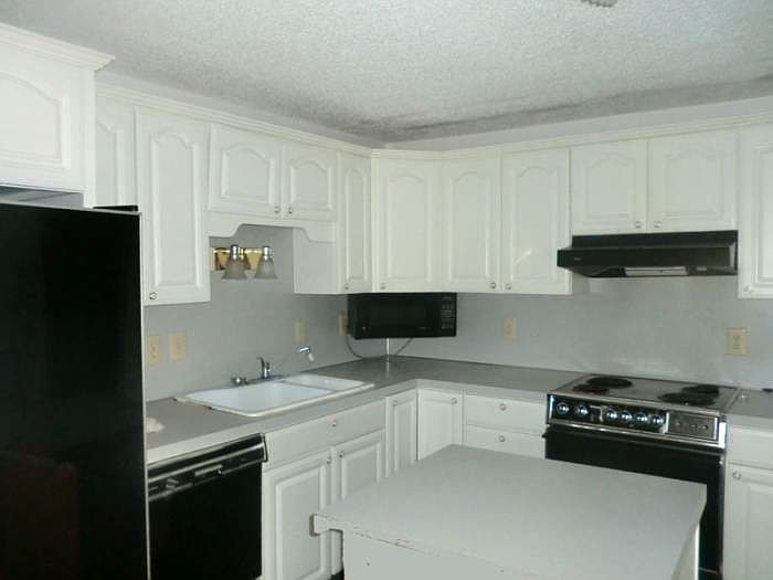 2nd image of 5528 NE 48th Ave