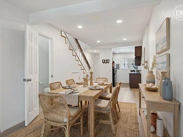225 S Ventura Rd #101 — Photo 5