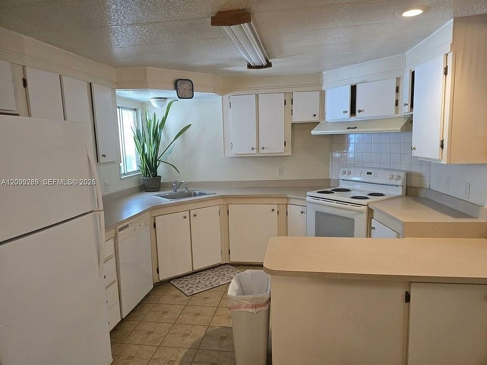 2nd image of 5550 SW 32nd Ter