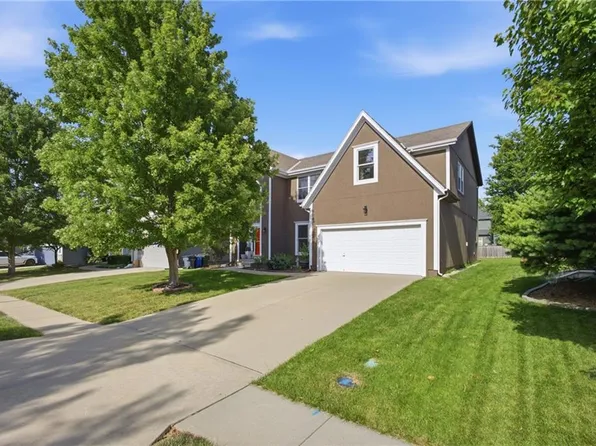 16289 S Lennox St, Olathe, KS 66062