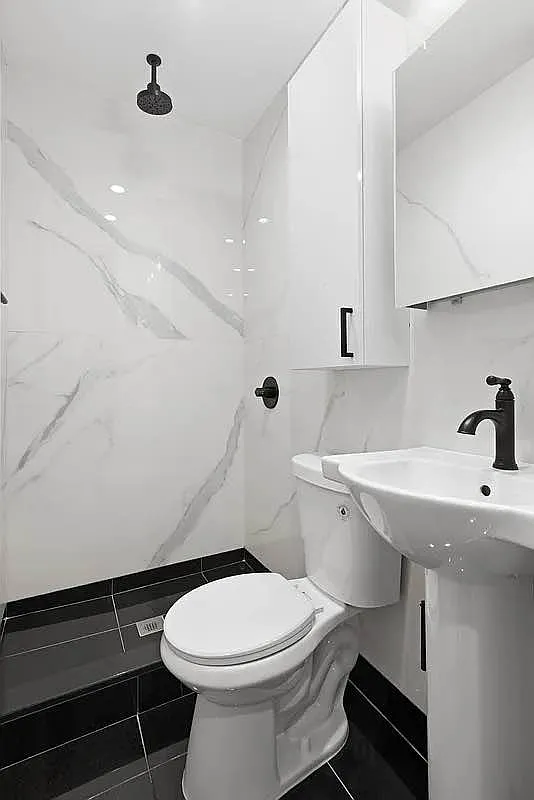 267 East 10th Street — Photo 4
