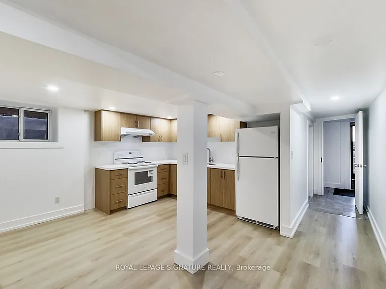 896 Bathurst St #BASEMENT — Photo 26