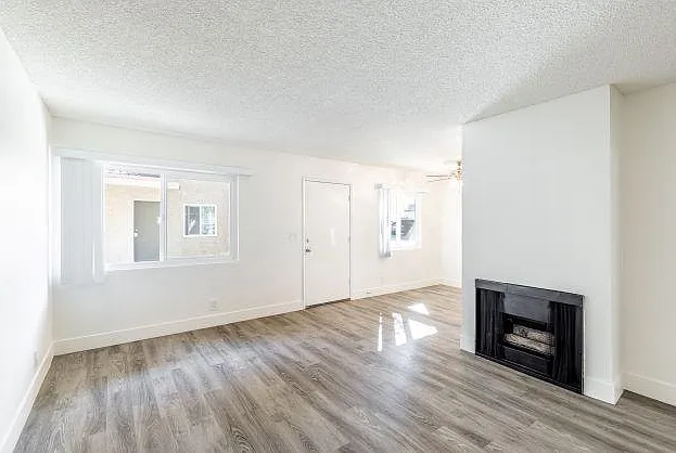 Parkwood Apartments — Photo 40