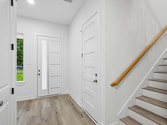 3rd image of 8715 Shotwell St #B