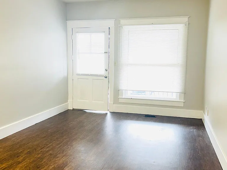 1626 Ellwood Ave #1 — Photo 4