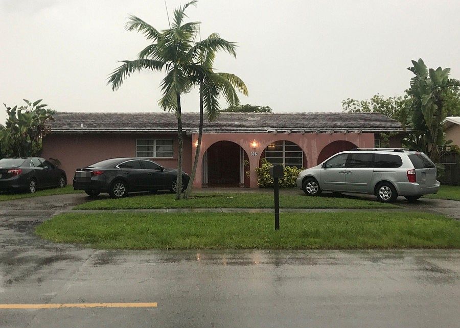 1st image of 232 SW 102nd Ave