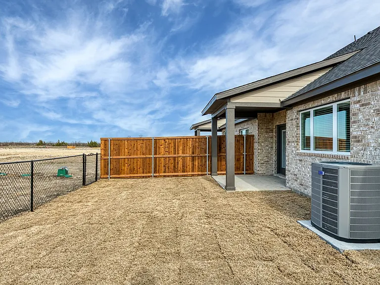 4407 Clovis Ct — Photo 35