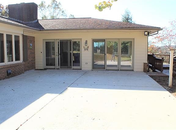 3rd image of 2930 Rockwood Dr