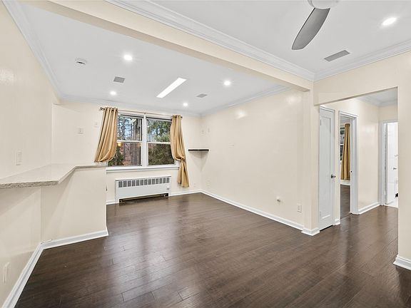 4th image of 1 Bryant Cres Ste 1J