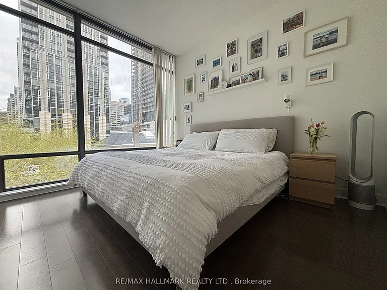 21 Scollard St #402 — Photo 6