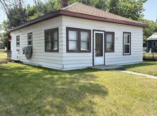 545 E 3rd St, Winner, SD 57580