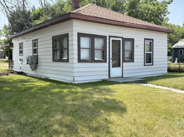 545 E 3rd St, Winner, SD 57580