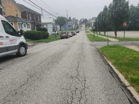 Exterior Neighborhood (street photo)