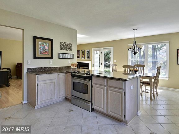 Large Kitchen Peninsula