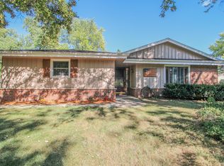 900 Merton Ave, Hartland, WI 53029