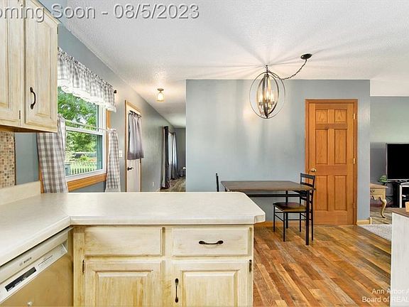 2nd image of 5174 Westgate Pl