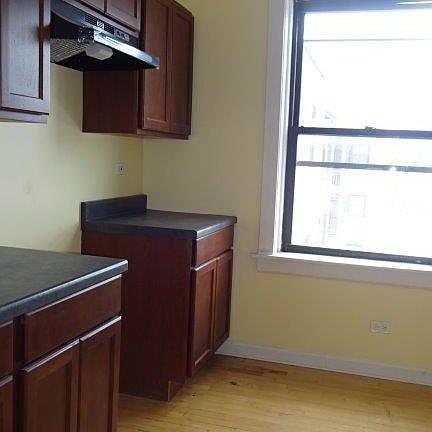 2nd image of 1323 W 82nd St APT 2