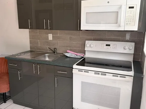 1105 NE 119th St APT A, Miami, FL 33161