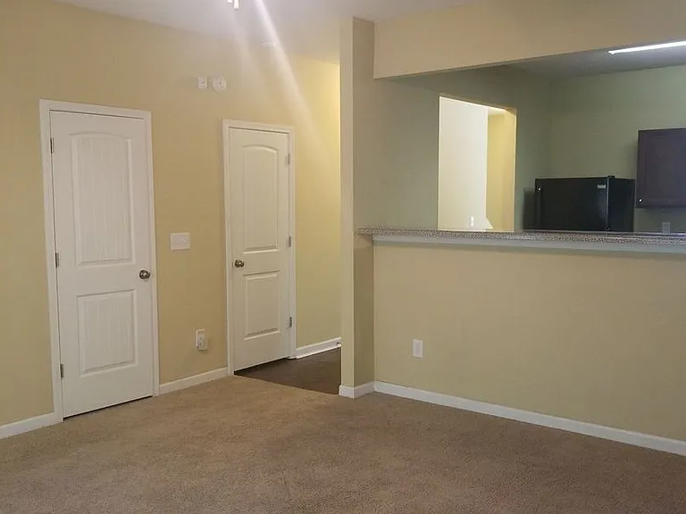 3008 Bonnes Dr — Photo 4