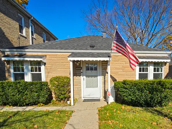 2005 Emerson St, Evanston, IL 60201