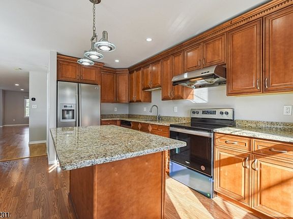 2nd image of 155 Northfield Rd