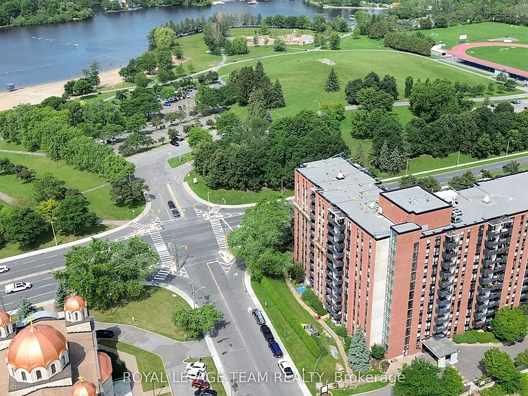 2951 Riverside Dr #306 — Photo 35