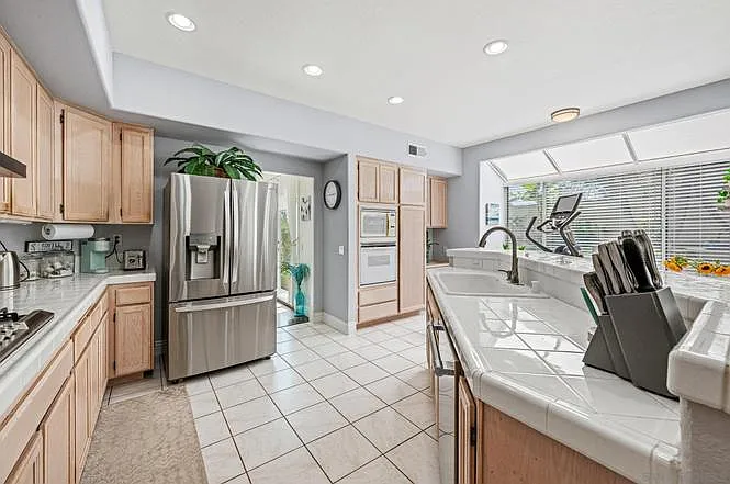 623 Dorinda Dr — Photo 10