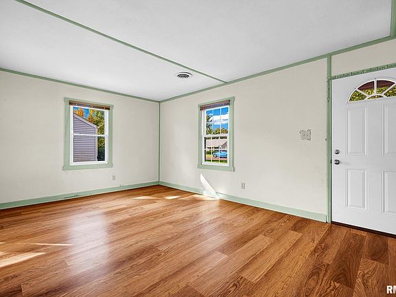 4th image of 3010 N Mission Rd