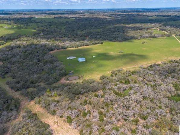 1053 County Road 438, Yoakum, TX 77995