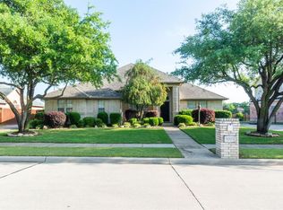 9005 Wild Horse Dr, North Richland Hills, TX 76182