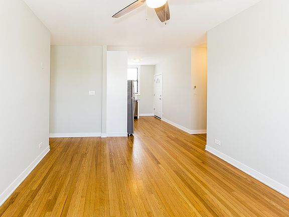 2nd image of 4547 N Leavitt St #3F