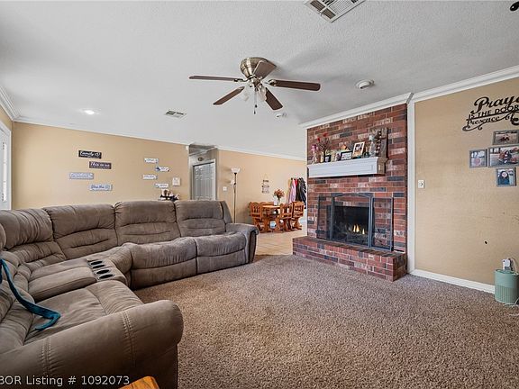 5th image of 103 Chantilly St
