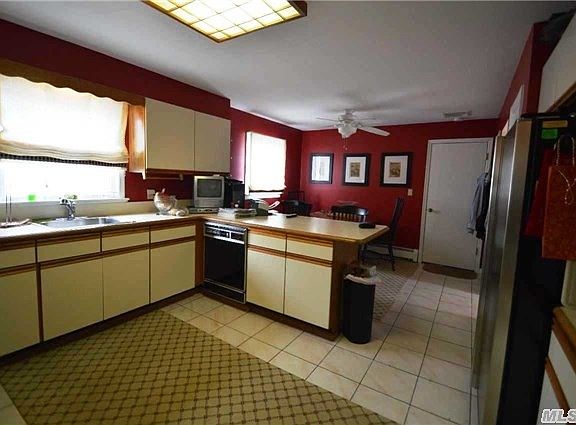 5th image of 2 Pine Ln