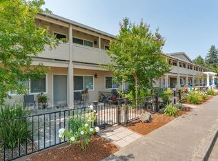 555 Dexter St APT B, Santa Rosa, CA 95404