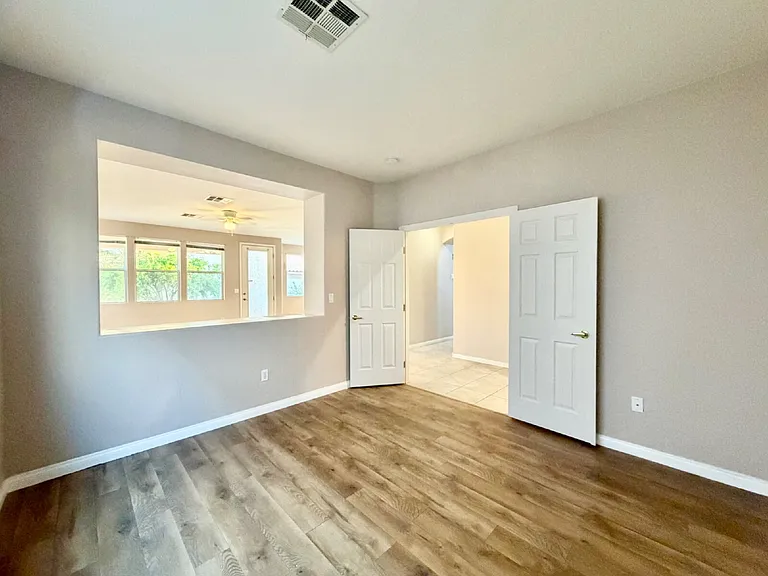 8917 Waltzing Waters Ct — Photo 17