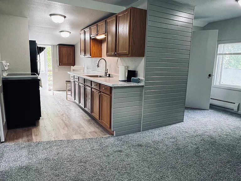 336 Grove St SW #2 — Photo 3