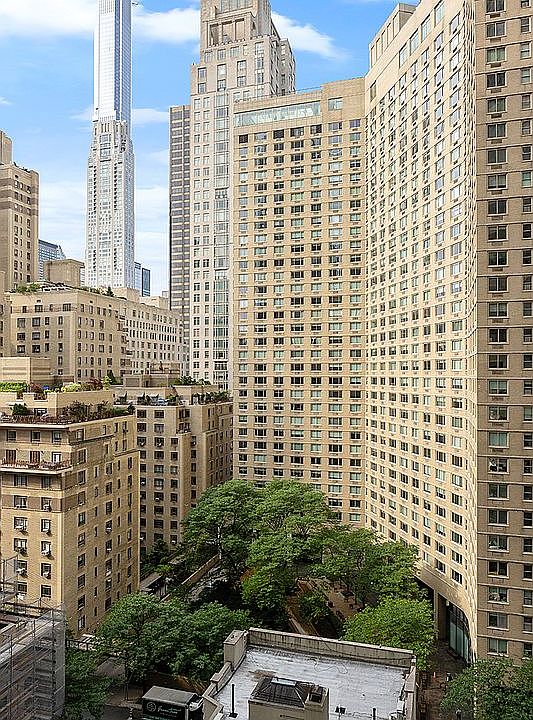 1st image of 20 W 64th St APT 11U