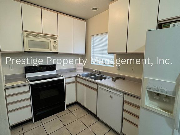 3rd image of 2727 N Dodge Blvd