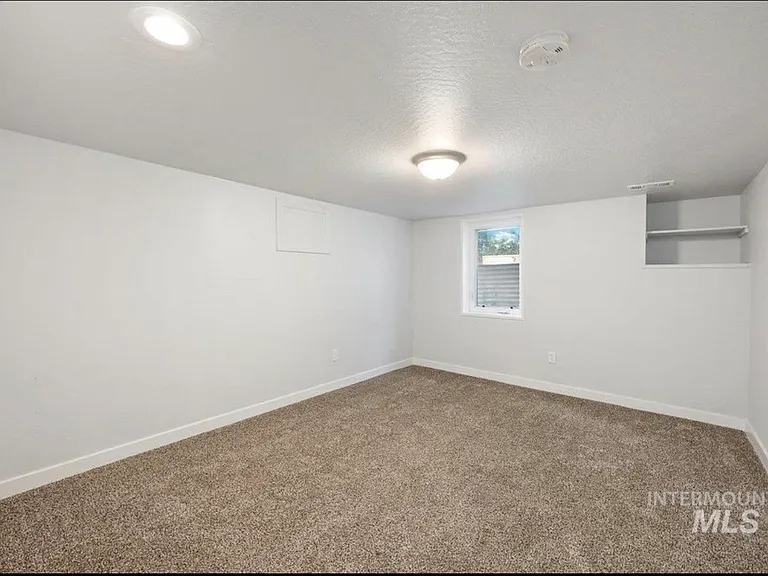 1704 Blaine St #B — Photo 6