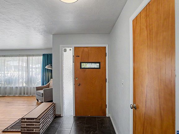 5th image of 1120 NW 11th St