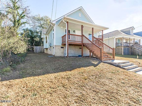 5th image of 338 Monroe St