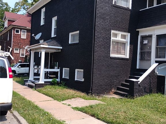 4th image of 10809 Woodstock Ave
