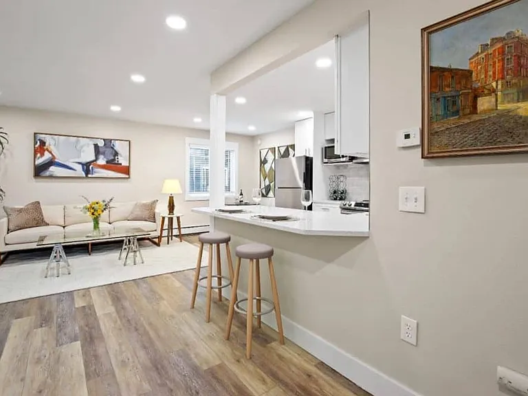3527 Nottingham Ct #4 — Photo 6