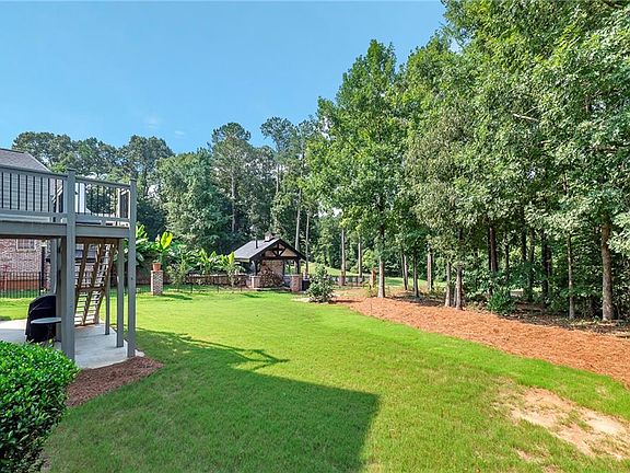 4th image of 10146 Azalea Dr
