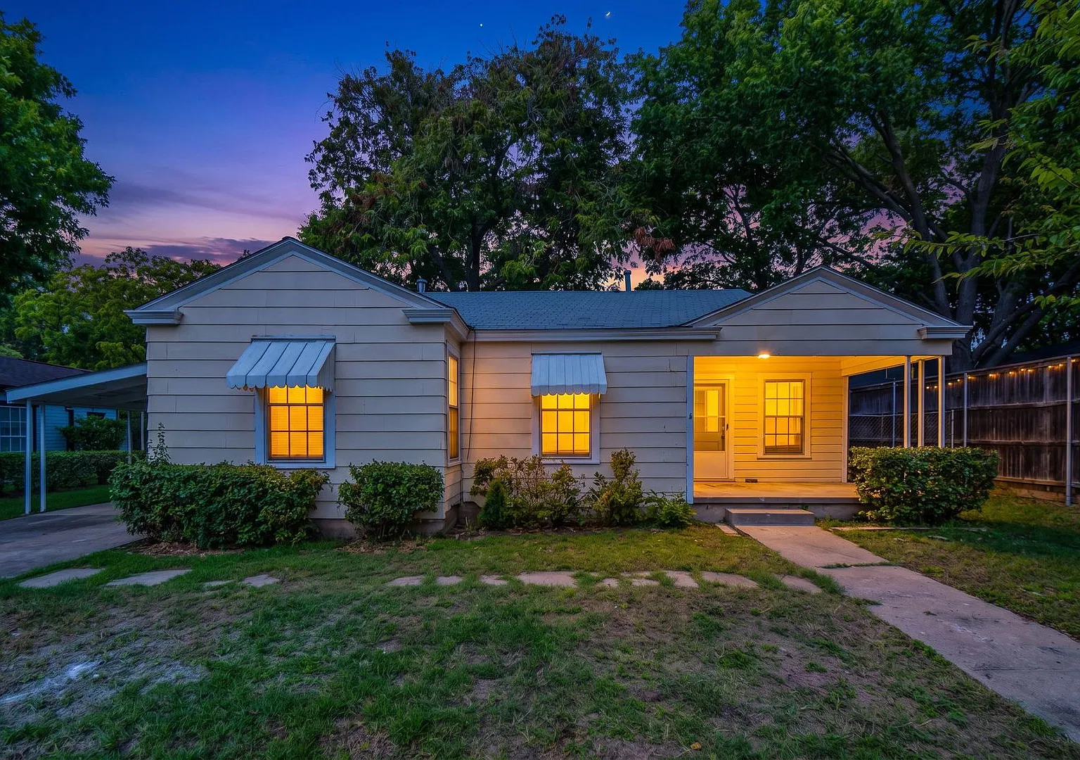 North Ridglea Bungalow! — Photo 1