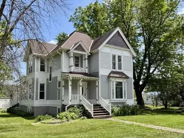 411 2nd St, Lyle, MN 55953